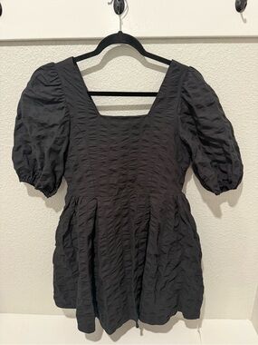 storets Black Puff Sleeve Mini Dress